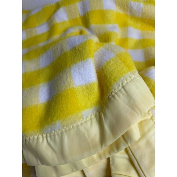 Vtg Stevens Utica Plaid Acrylic Satin Trim Thermal Knit Blanket 76”X90” Twin - Picture 8 of 8